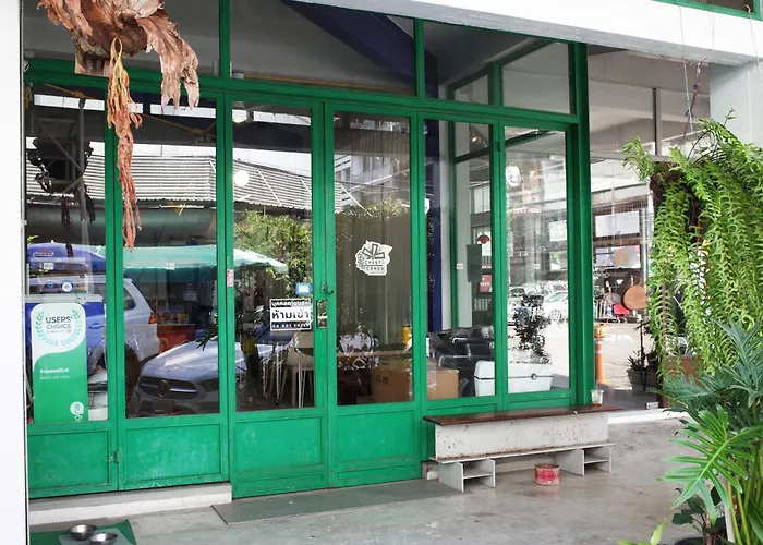 The Urbanists Bkk For Groups & Long Near Medpark Hospital , Queen Sirikit Convention Hall , Benjakitti Park 방콕